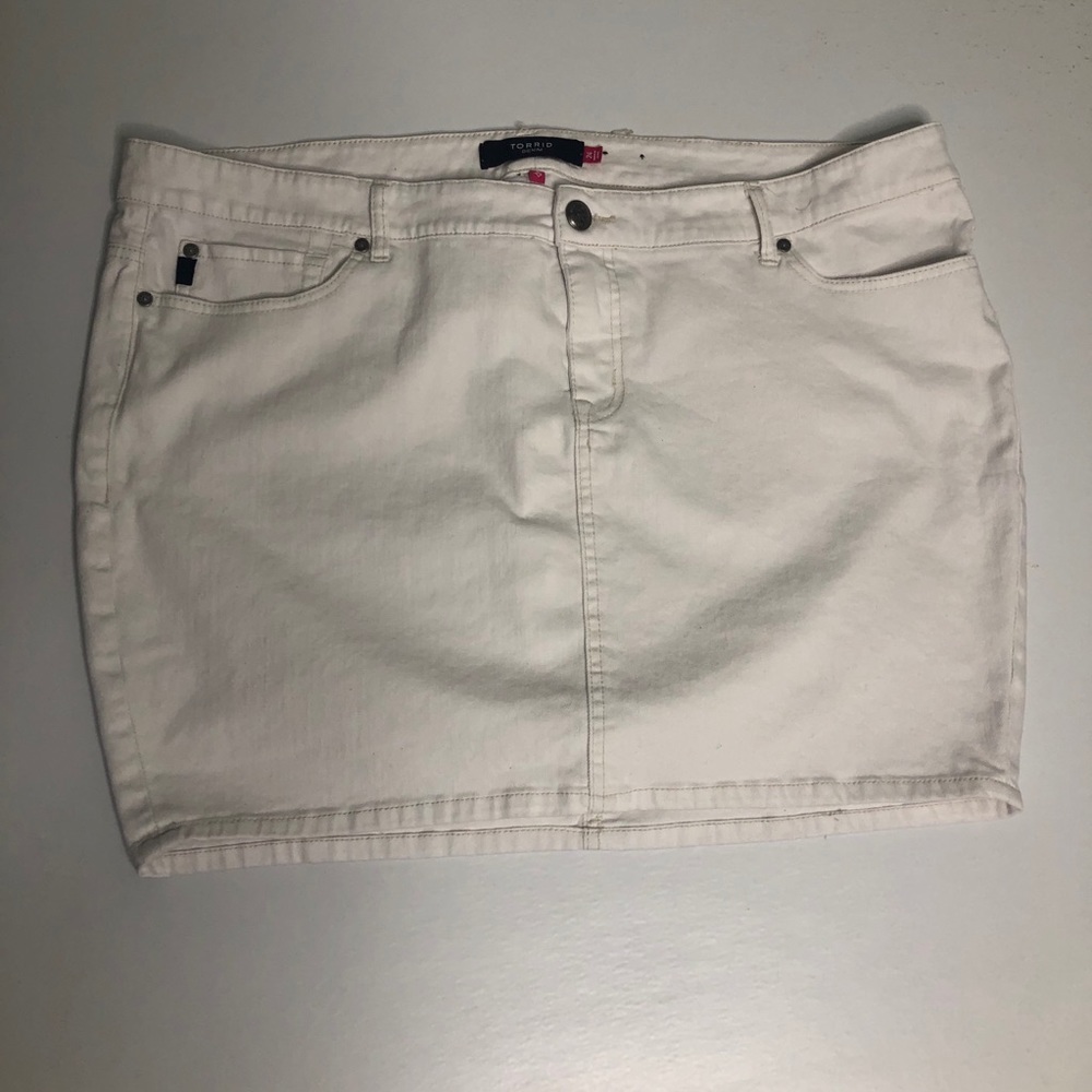Torrid white denim jean skirt, size 24